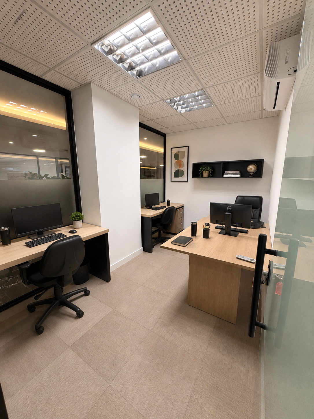 Sala privativa 10 mobiliada para até 3 pessoas