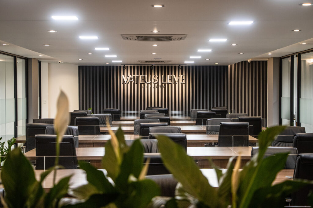 Interior do coworking Mateus Leme Offices